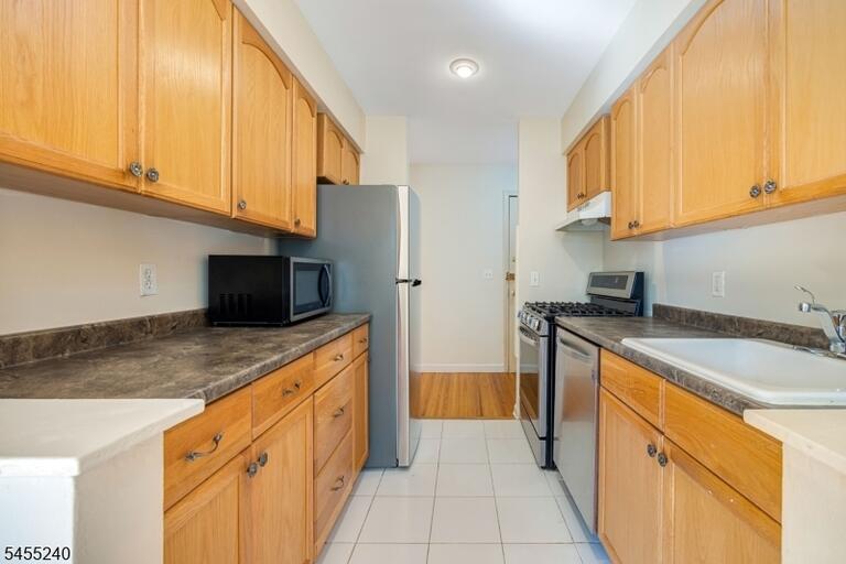 Property listing MLS 4048046 photo 8