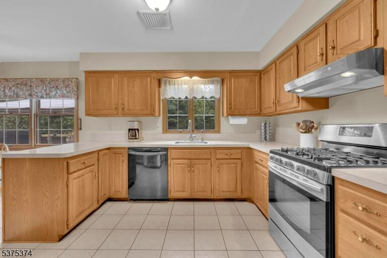 Property listing MLS 4048049 photo 11