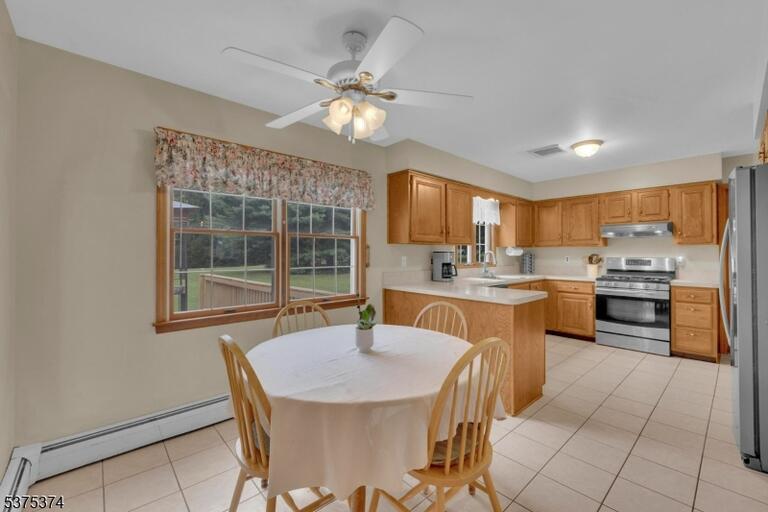 Property listing MLS 4048049 photo 13