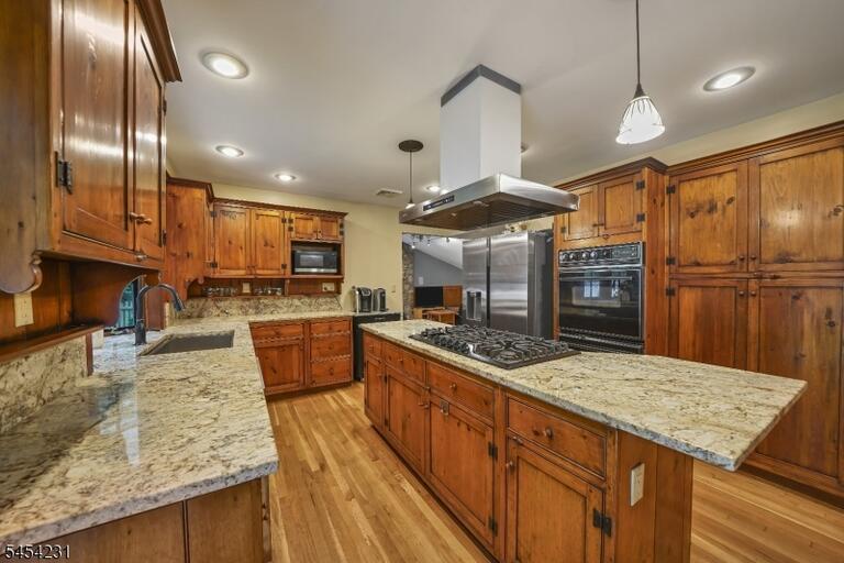 Property listing MLS 4048056 photo 11