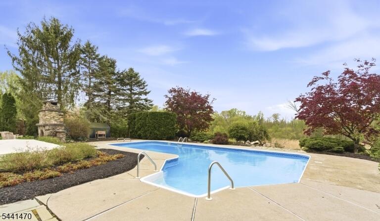 Property listing MLS 4048059 photo 24