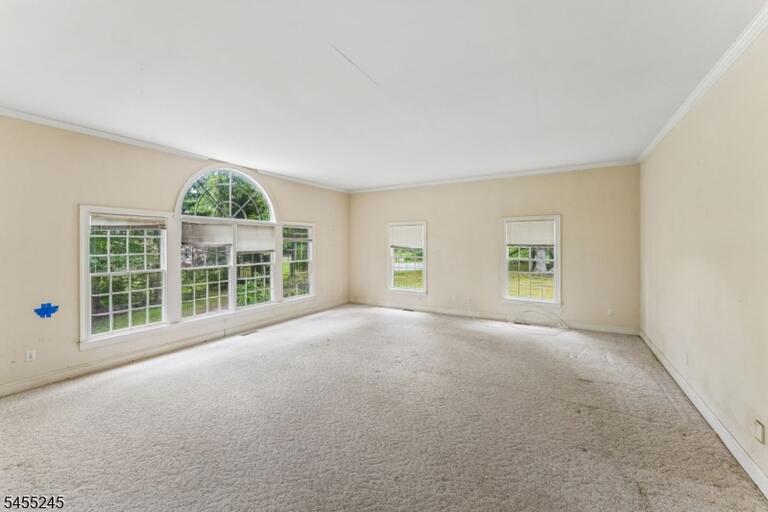 Property listing MLS 4048063 photo 24