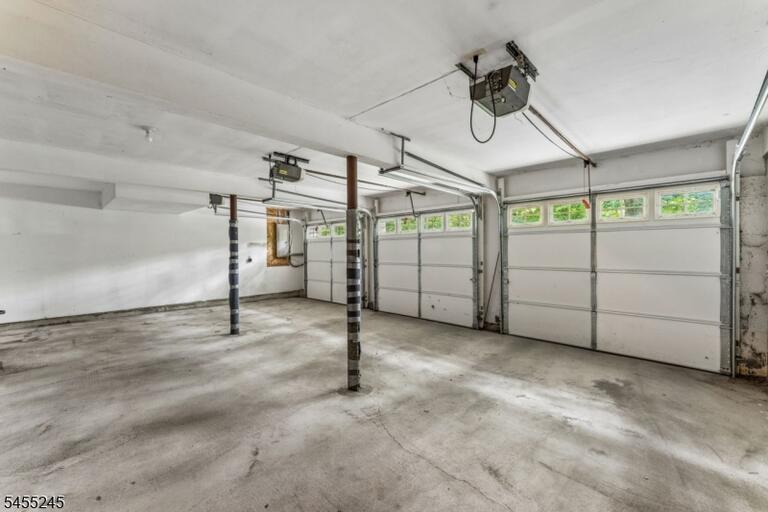 Property listing MLS 4048063 photo 47