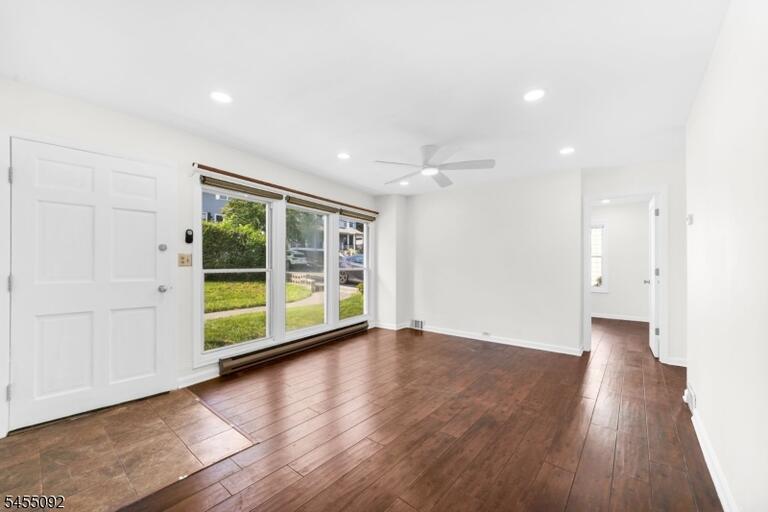 Property listing MLS 4048083 photo 15