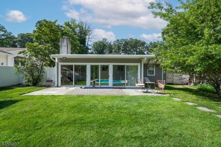 Property listing MLS 4048083 photo 5