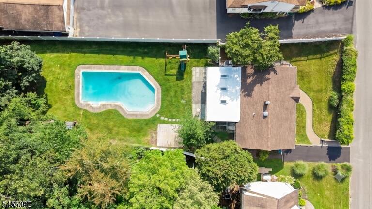 Property listing MLS 4048083 photo 8