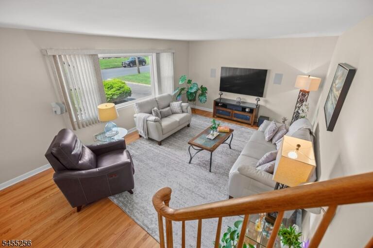 Property listing MLS 4048085 photo 17