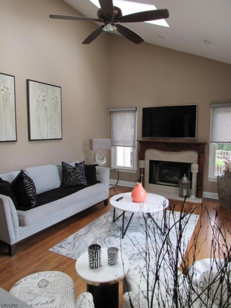 Property listing MLS 4048086 photo 14