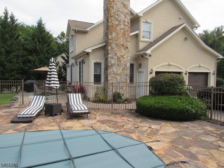Property listing MLS 4048086 photo 5