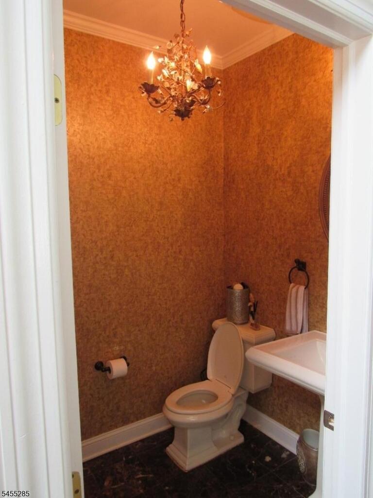 Property listing MLS 4048086 photo 9