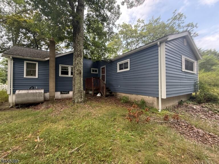 Property listing MLS 4048090 photo 2