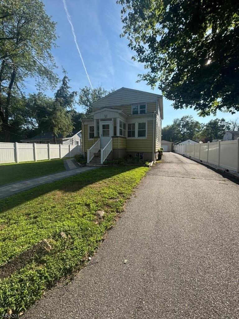 Property listing MLS 4048091 photo 1