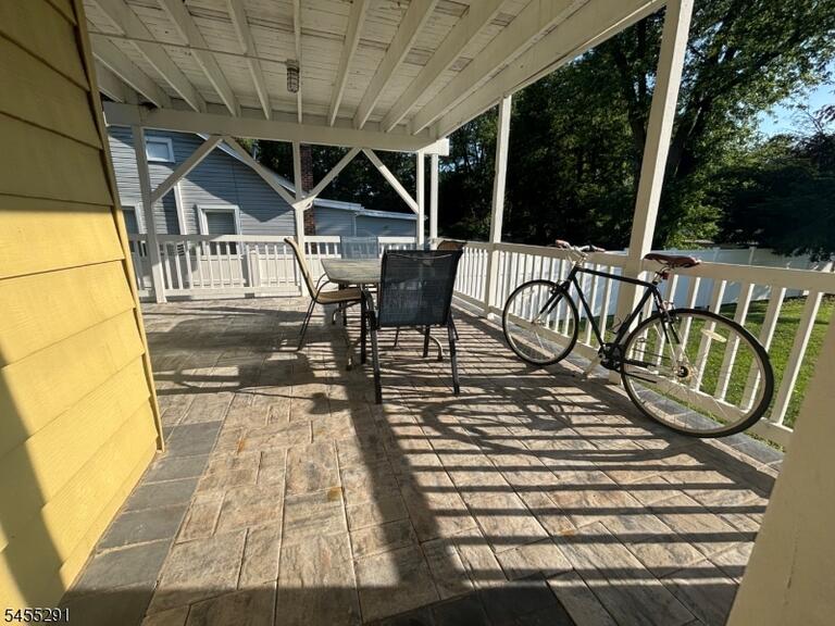 Property listing MLS 4048091 photo 7