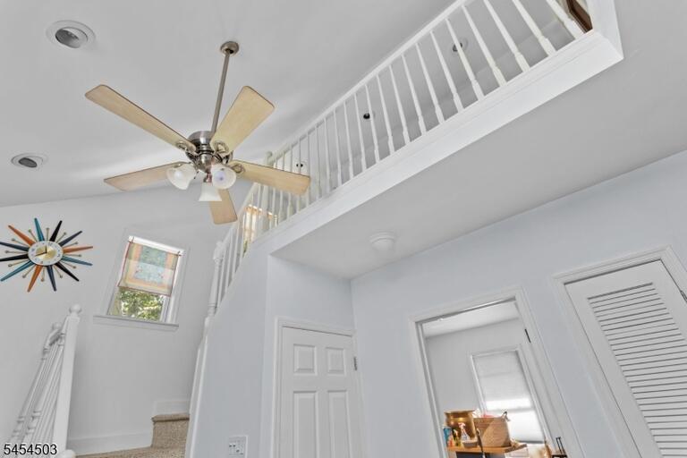 Property listing MLS 4048092 photo 15
