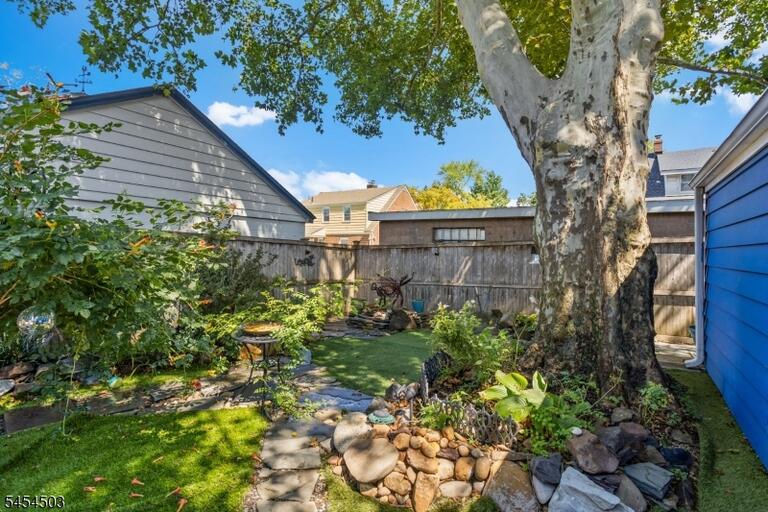 Property listing MLS 4048092 photo 31