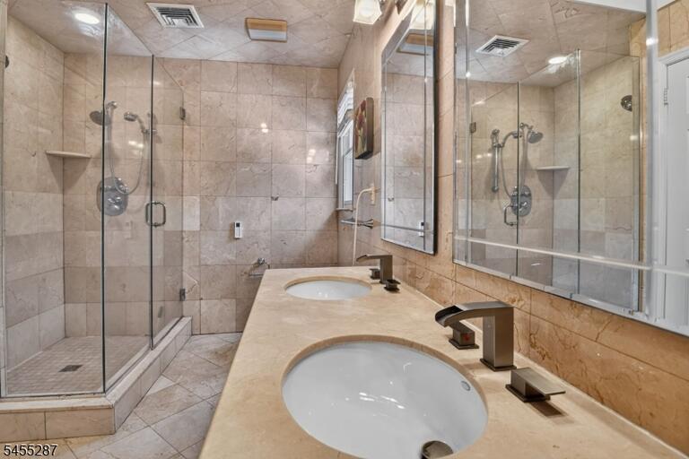 Property listing MLS 4048097 photo 32