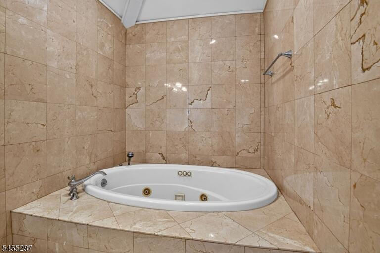 Property listing MLS 4048097 photo 33