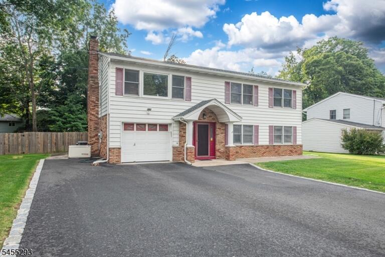 Property listing MLS 4048099 photo 3