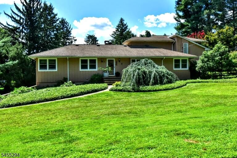 Property listing MLS 4048102 photo 13