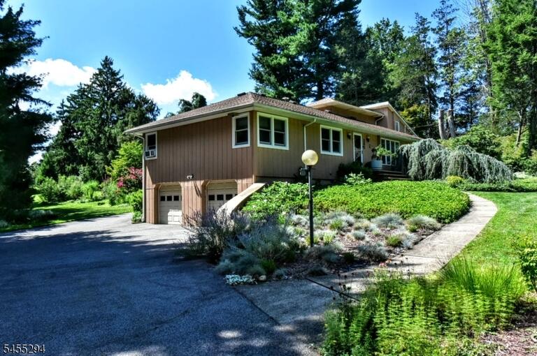 Property listing MLS 4048102 photo 14
