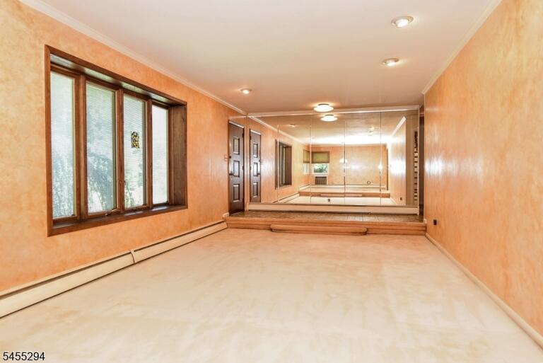 Property listing MLS 4048102 photo 17