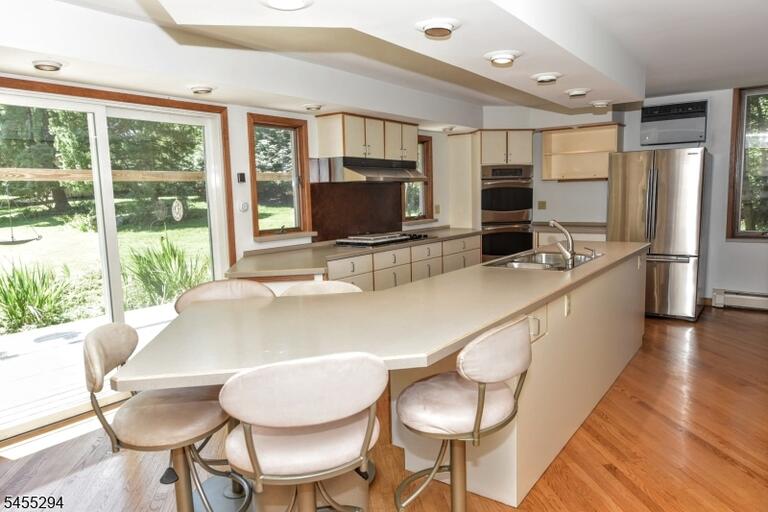 Property listing MLS 4048102 photo 22
