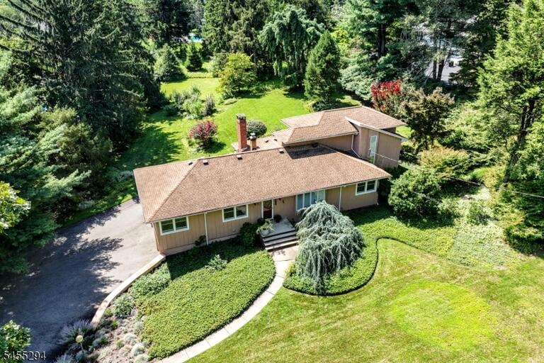 Property listing MLS 4048102 photo 3