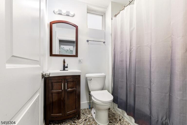 Property listing MLS 4048104 photo 10