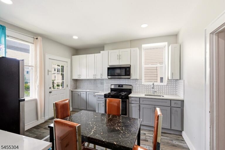 Property listing MLS 4048104 photo 26