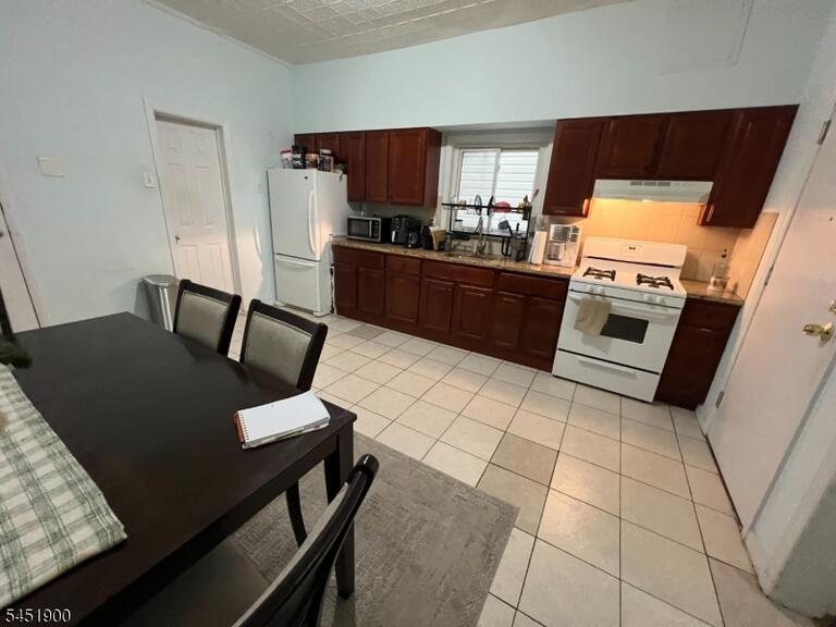 Property listing MLS 4048106 photo 22