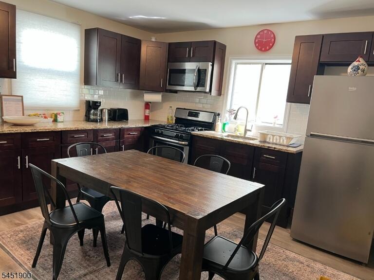 Property listing MLS 4048106 photo 4