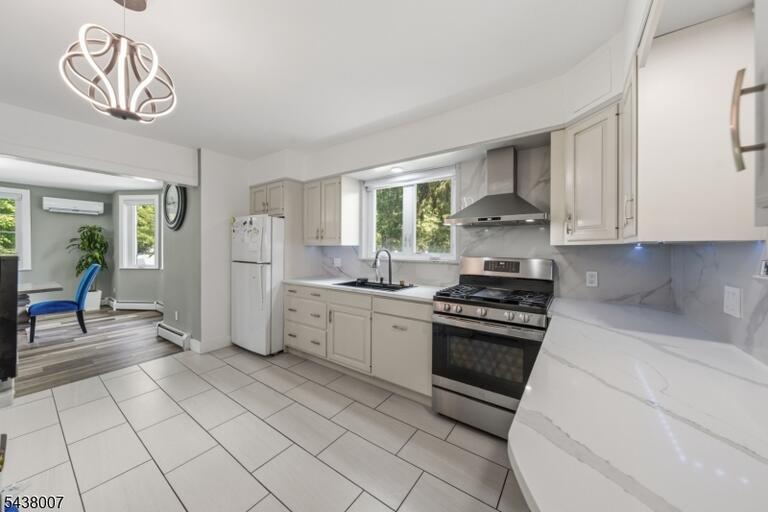 Property listing MLS 4048107 photo 10