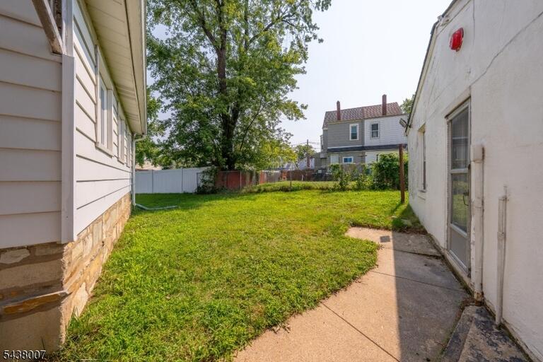 Property listing MLS 4048107 photo 31