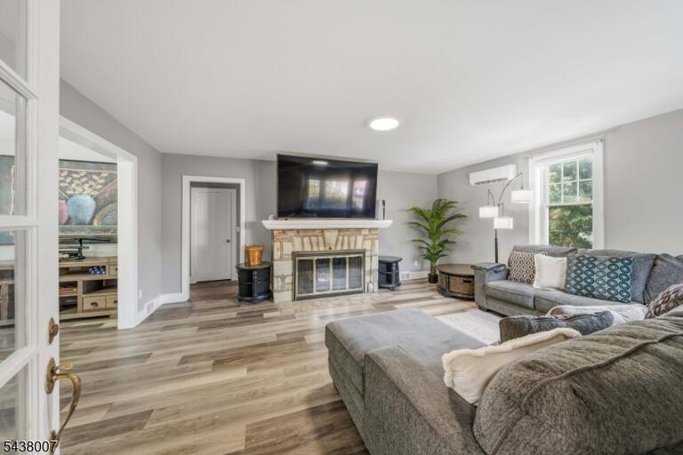 Property listing MLS 4048107 photo 7