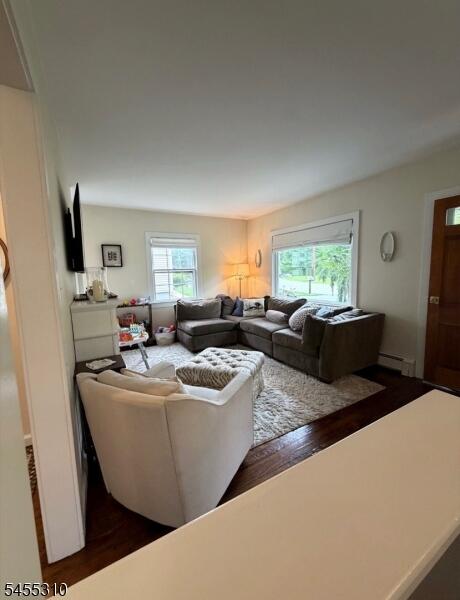 Property listing MLS 4048108 photo 2