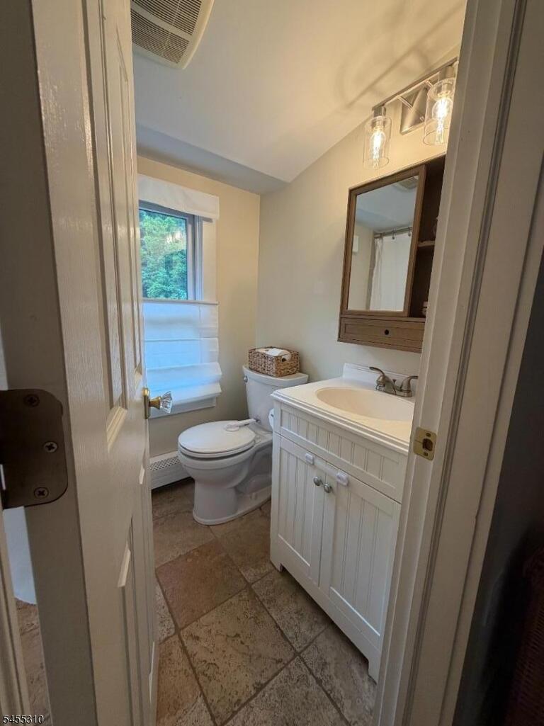 Property listing MLS 4048108 photo 5