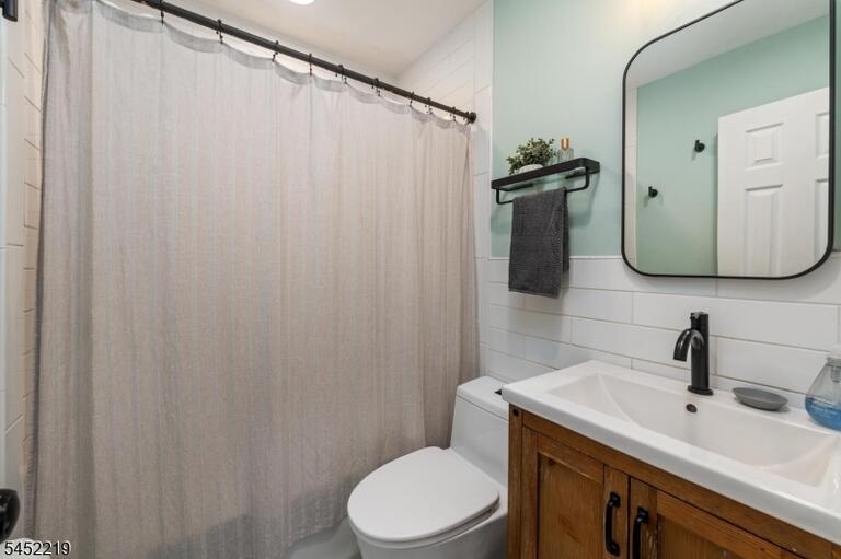 Property listing MLS 4048116 photo 14