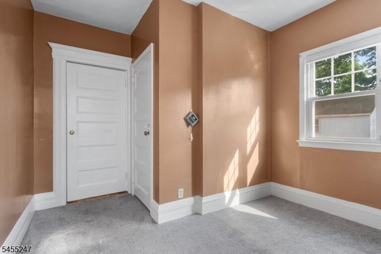 Property listing MLS 4048123 photo 10