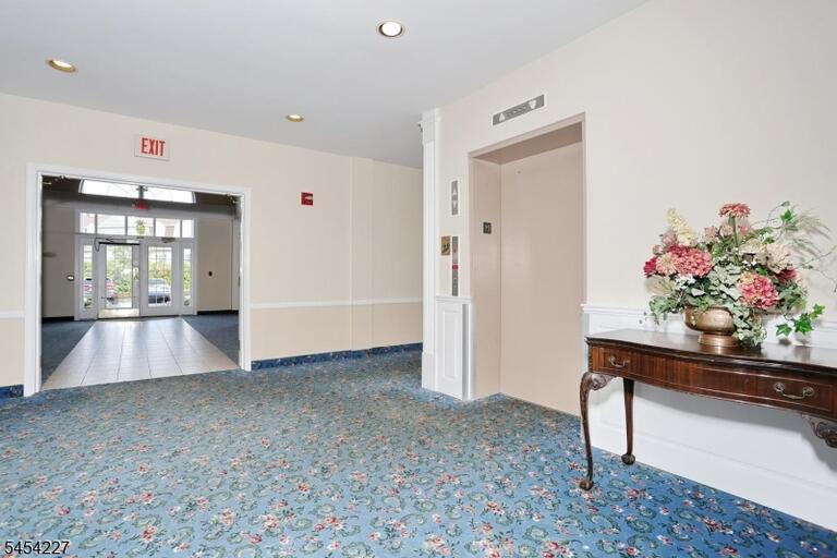 Property listing MLS 4048125 photo 27