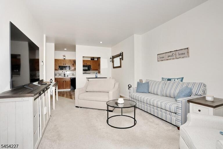 Property listing MLS 4048125 photo 8