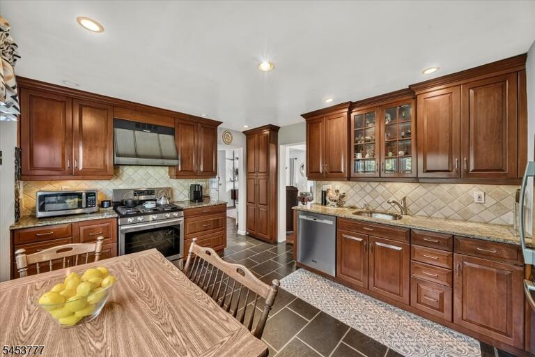 Property listing MLS 4048126 photo 16
