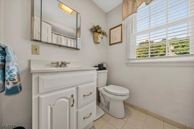 Property listing MLS 4048126 photo 31
