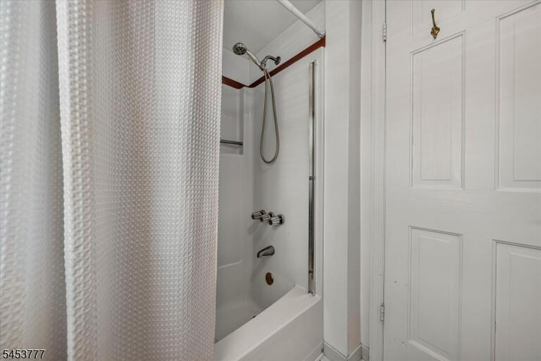 Property listing MLS 4048126 photo 32