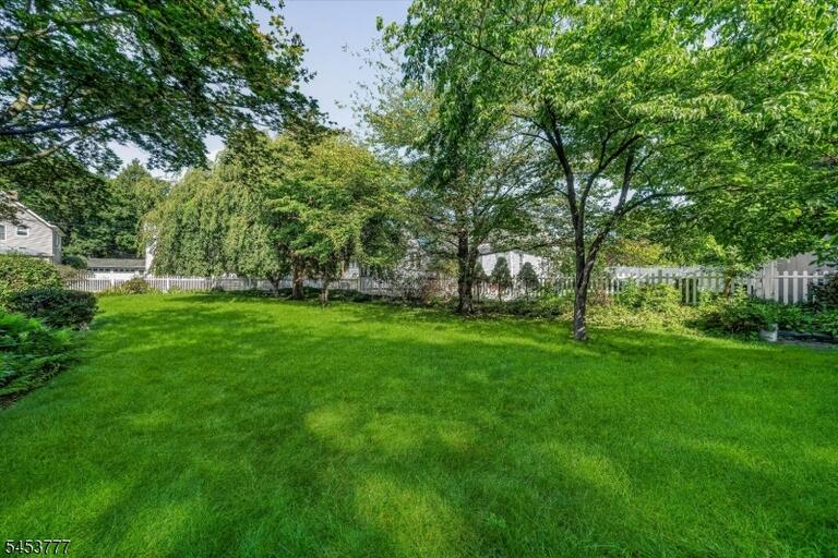 Property listing MLS 4048126 photo 46