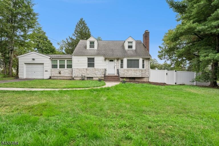 Property listing MLS 4048131 photo 1