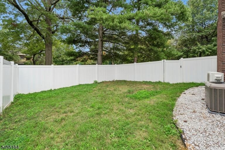 Property listing MLS 4048131 photo 32