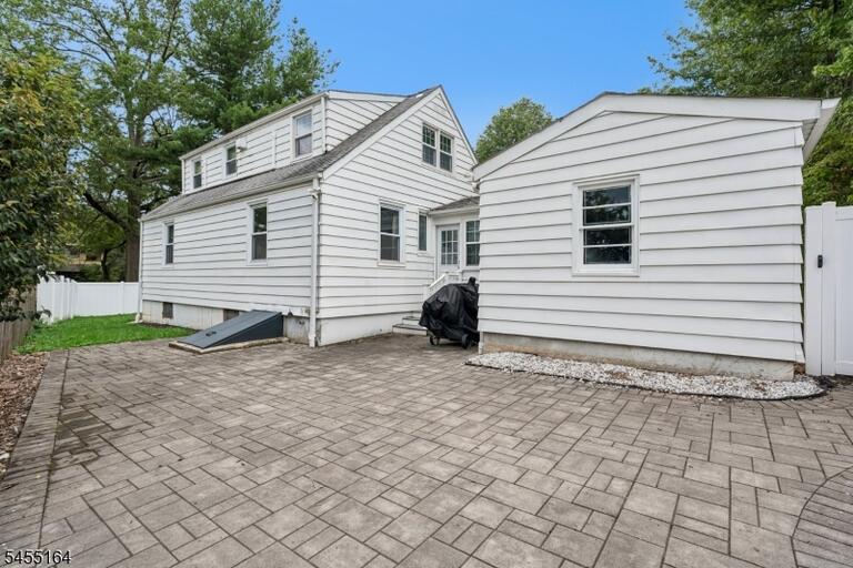 Property listing MLS 4048131 photo 33