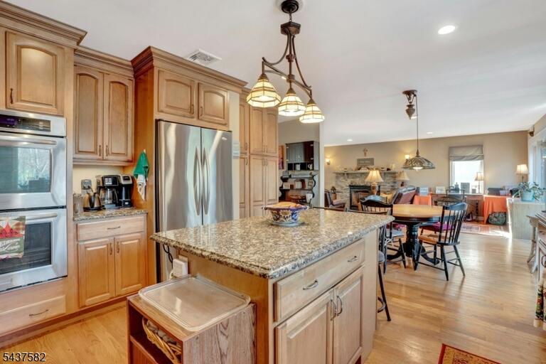 Property listing MLS 4048132 photo 17