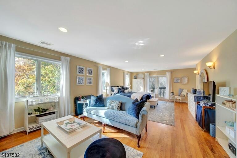 Property listing MLS 4048132 photo 24
