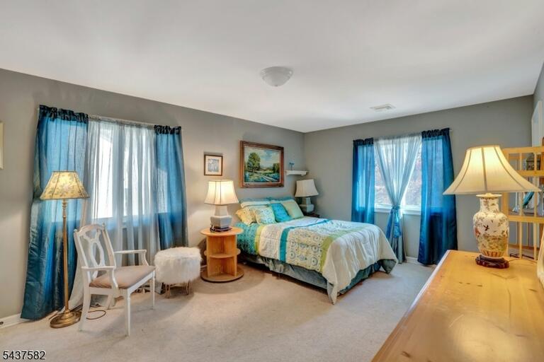 Property listing MLS 4048132 photo 31